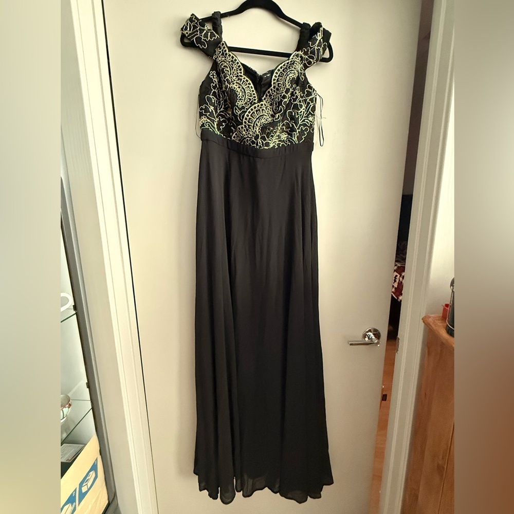Elegant Black and Gold Lace Evening Gown
